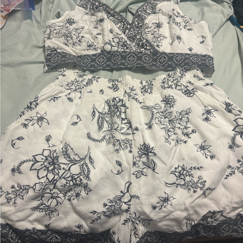 Marshalls White and Black Floral Top